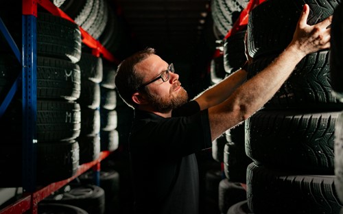 04 Feb How To Store Your Tires The Best Way 628 (2)